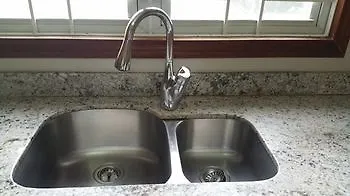 Modern London Decor Guest Apartments Kingston Jamaïque